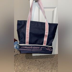 Vineyard vines beach bag